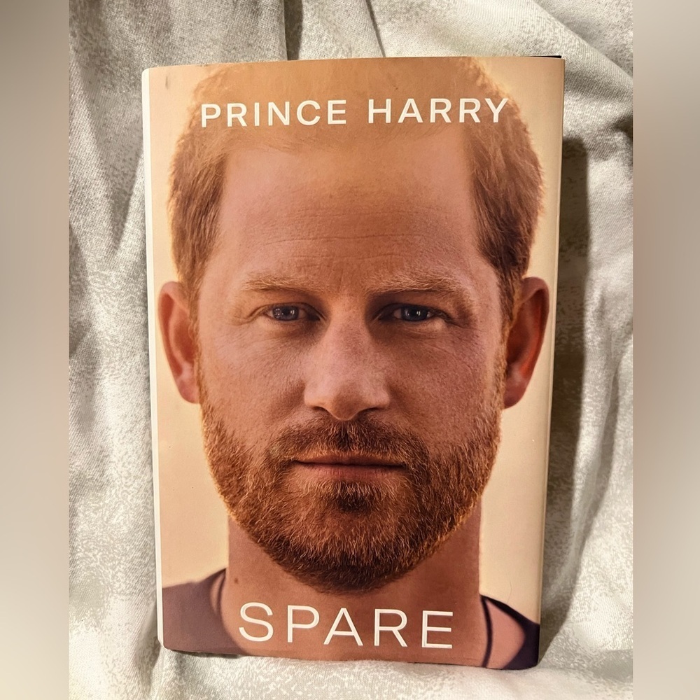 NWT-📕🤴Prince Harry Hard Copy Book “Spare”